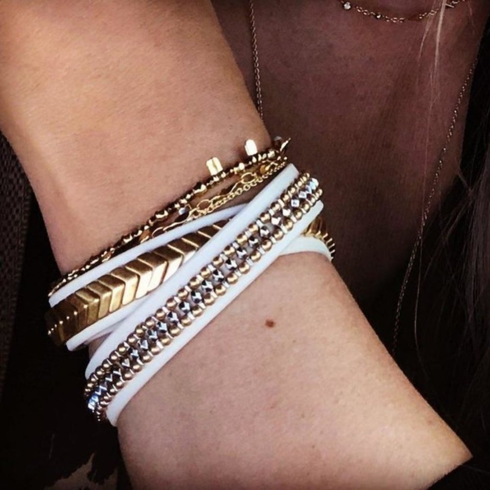 Stella & Dot | Delicate Dainty Gold Bracelet Petal Bracelet - Picture 6 of 6